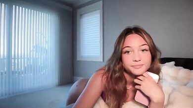 avaowenss Sloppy Dildo Suck & Ass Thong Shake Chaturbate