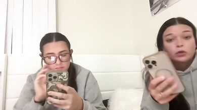 starqueenieee Chaturbate Teens Flash Tits