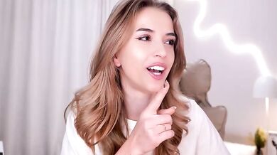 entya Fingering Pussy Cum Chaturbate