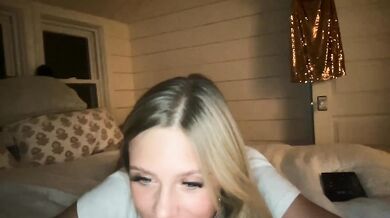 carlybora Camgirl Flash Boobs & Ass Chaturbate