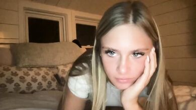 carlybora Flash Tits & Ass Chaturbate