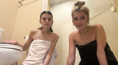 alyssastonee clairewalkerr Teens Shower Naked Chaturbate