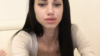 ilariea_girl Rub Pussy Naked Stripchat