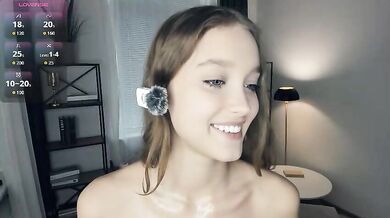 alicemelison Chaturbate Water Spray Topless Boobs