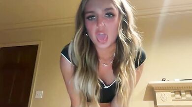 oliviacarterrr Topless Shower in Thong Chaturbate