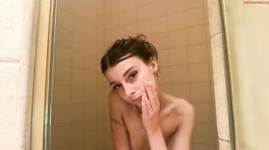 clairewalker Naked Shower Teen Chaturbate