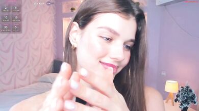 candy_flo Annoying Hands Topless Cam Chaturbate