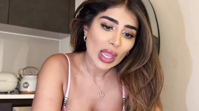 arabicbarbie Lingerie Change Model Stripchat