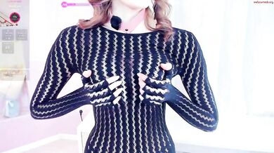 candy_flo Seductive Camgirl Topless Tease Chaturbate