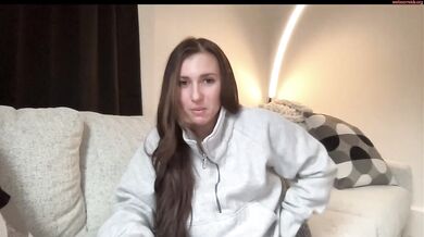 laylahlaylah1 Sweetie Flash Ass & Tits Chaturbate