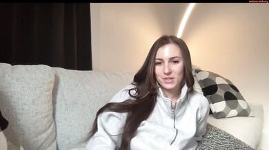 laylahlaylah1 Sweetie Flash Ass & Tits Chaturbate