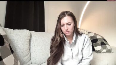 laylahlaylah1 Sweetie Flash Ass & Tits Chaturbate