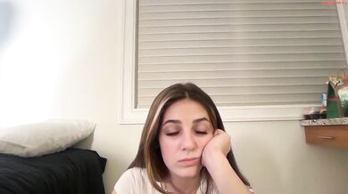 lauramaexo Chaturbate Flash Tits & Ass Show