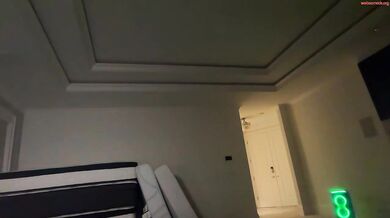 lauramaexo Shower & Bath Topless with Friend Chaturbate