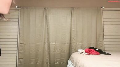 imbells Chaturbate Teen Handbra Tease & Ass Bend Over