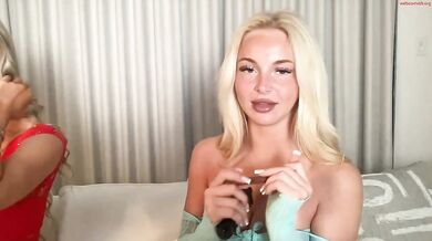 lolasinclairr Chaturbate Cam with Sadie Flash Boobs in End