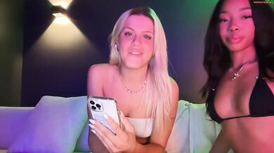 ella_hill Friend Tease Cam Chaturbate