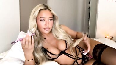 mimi_monroe1 Panties to the Side Dildo Fuck Chaturbate