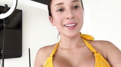 VeronicaPerasso Squirt Cum with Glass Toy Onlyfans
