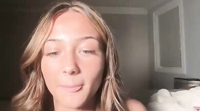 avaowensss Stripchat Topless in Thong