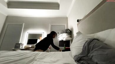 emilychoi Naked Strip & Toy Play Chaturbate