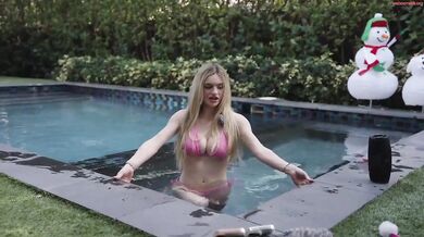 laceythomass Backyard Pool Bikini Stream Chaturbate