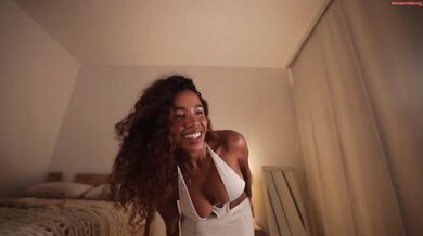 gia_curly Sexy Dress Strip & Dildo Pussy Chaturbate