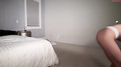 lilymaeee Trying Cheerleader Formations with Friends & Topless Shower Chaturbate