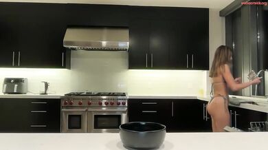 Ava Owens Stella Pearl Kitchen Cam & Hot Makeout Chaturbate