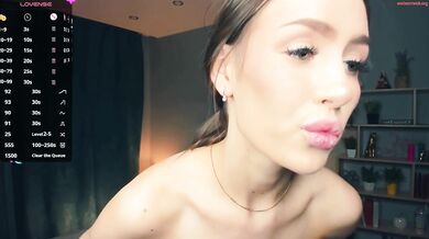 paulettelafevre Chaturbate Topless Pussy Play with Vibrator