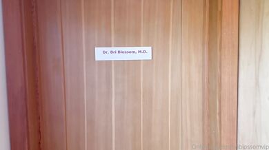 BriBlossomvip Naughty Therapist Take Advantage Of Patient Onlyfans