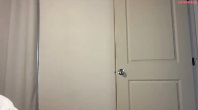 ellalowe Pussy Lips Flying Around When Bouncing Ass Chaturbate