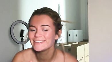 taliavaine Topless & Spread Ass in Doggy Chaturbate