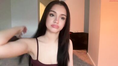 stella pearl Show Tits Grinding Pillow & Hoodie Gangster Show Chaturbate