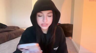 stella pearl Show Tits Grinding Pillow & Hoodie Gangster Show Chaturbate