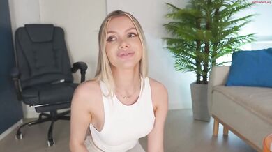 yvonna_ Chaturbate Strip Naked & Dildo Pussy