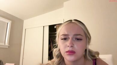 hopetwitty Chaturbate Flash Big Boobs with Friend