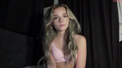 norarhodesxo Chaturbate Teen Put Finger in Pussy