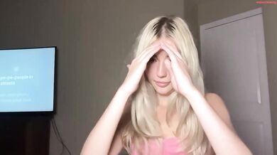 diordelilah Chaturbate Blonde Teen Strip Nude