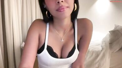 pinkunicorn0728 Chaturbate Teen Caramel Girl Topless Tease