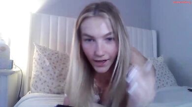 emmabrooksxo Topless Teen Flash Boobs Chaturbate