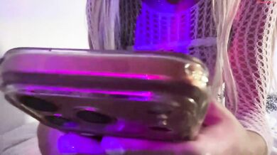 naza4 Toned Babe in Dress Chaturbate