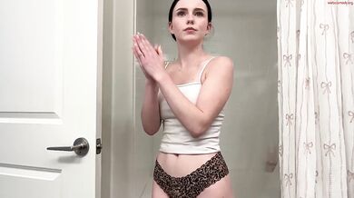 willoww888 18 Year Old Shower Wet Shirt Chaturbate