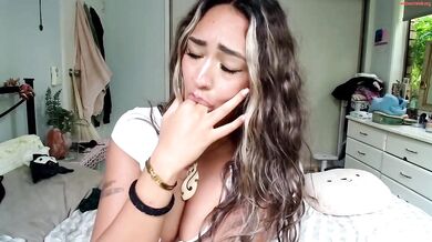 teleaevansss SeeThrough Wet Shirt Chaturbate