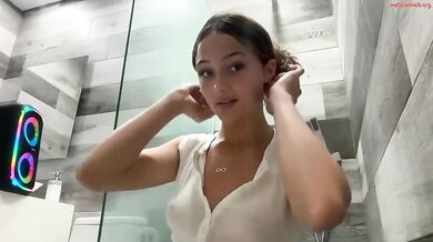 avaowensxo Wet Shirt Shower Chaturbate