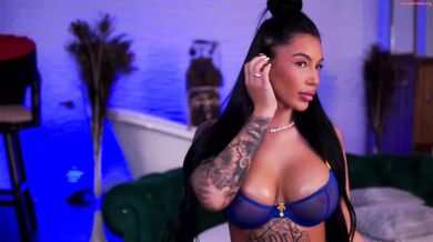 aishaadevoe Nude Strip Oilshow & Dildo Ride Chaturbate