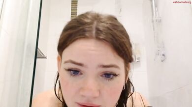 poppyjoyyy Chaturbate 18 Year Old Squeeze Nude Tits on Shower Glass Wall