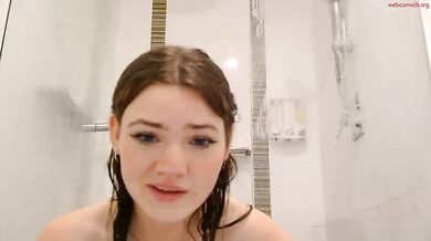 poppyjoyyy Chaturbate 18 Year Old Squeeze Nude Tits on Shower Glass Wall