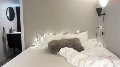 lilypop7 Topless Tease Camshow Chaturbate