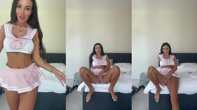 babykendal Onlyfans Pussy Rub in Skirt